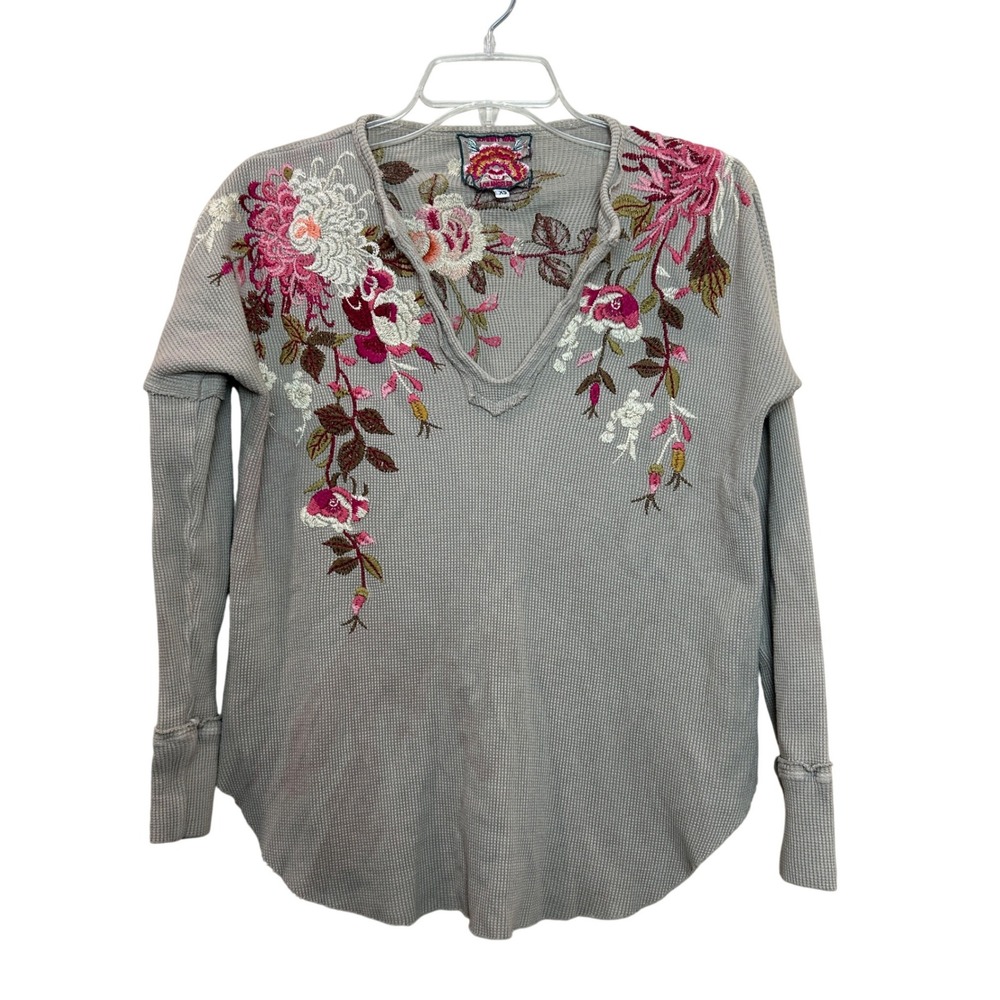 Johnny Was Top Womens XS Grey Floral Embroidered Waffle Knit V-Neck Cottagecore